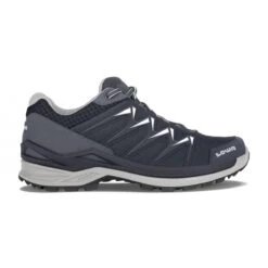 Lowa Wander-Travelschuhe Innox Pro Low GTX (All-Terrain, Synthetik/Textil, Wasserdicht) Stahlblau/weiss Herren -Lowa Store Lowa 310709207910 INNOX20PRO20GTX20LO 2021 schuh205 1200x1200 1